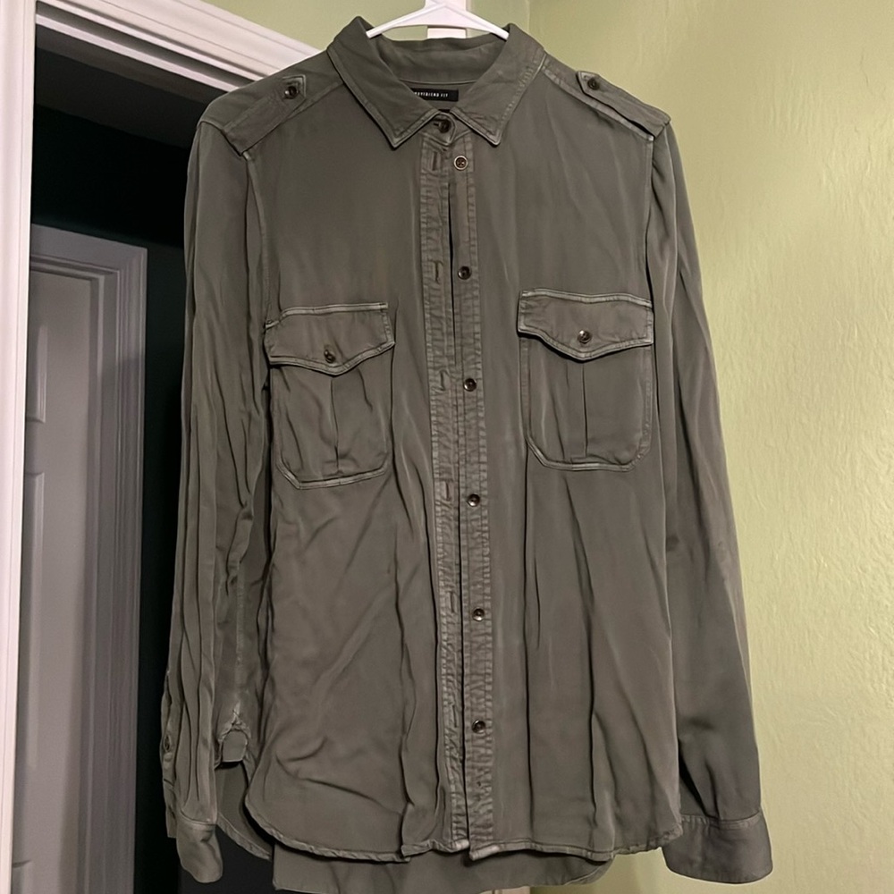 American eagle boyfriend cut button up shirt